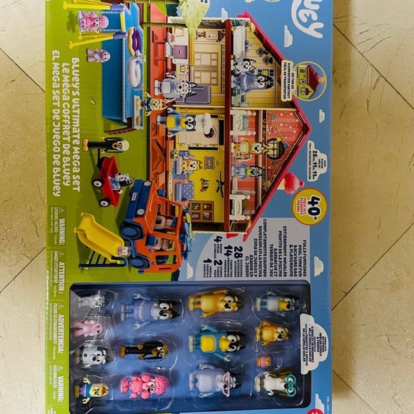 Bluey's Ultimate Mega Set 40+ Pieces, 14 Characters House Pool Playground - Picture 2 of 5